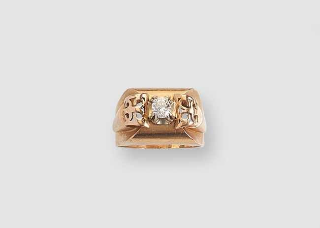 BAGUE type tank, en or (750), ornée d'un...