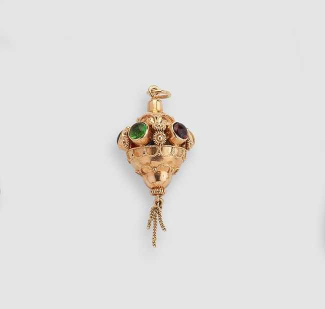 PENDENTIF en or (750) en forme de lanterne...