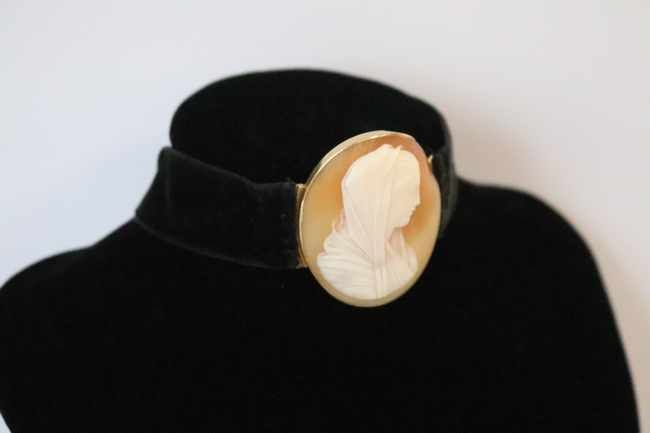 COLLIER RAS DE COU en tissu de velours noir...