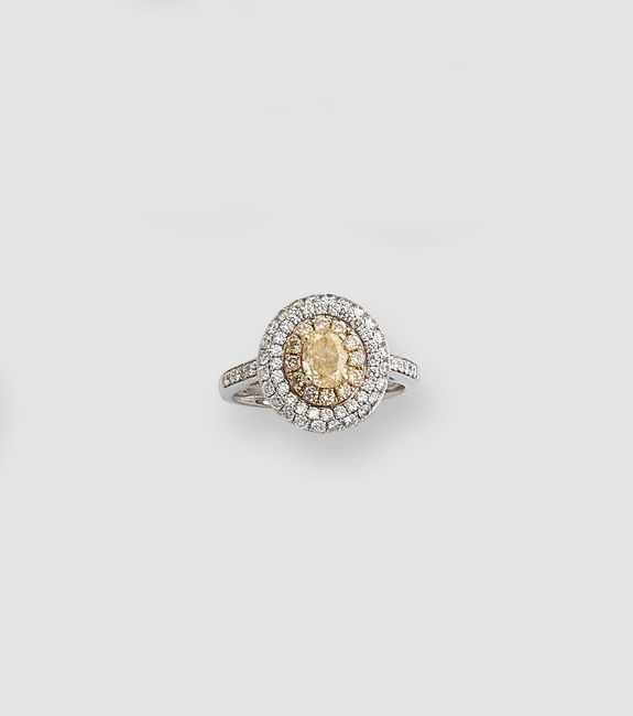BAGUE MODERNE en or gris (750) à plateau...