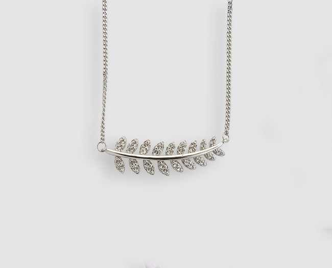 COLLIER en argent (925) avec pendentif en...
