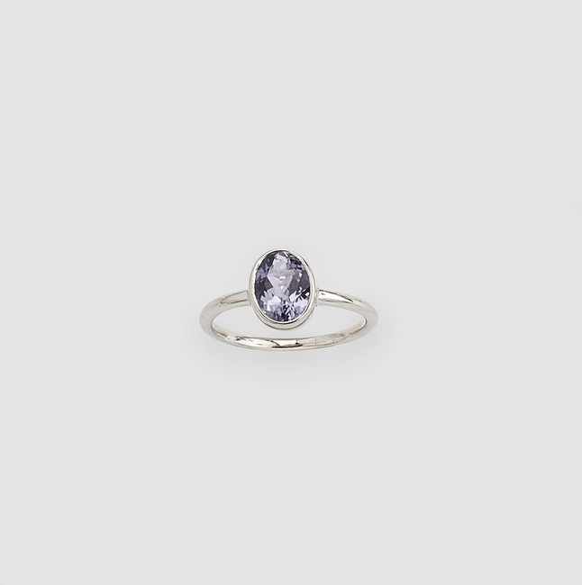BAGUE en or gris (375) sertie d'une tanzanite...