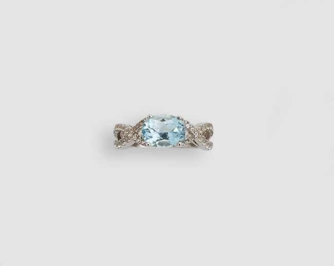 BAGUE en argent (975) sertie d'une aigue...