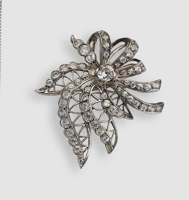 BROCHE en argent (800) serti de pierre b...