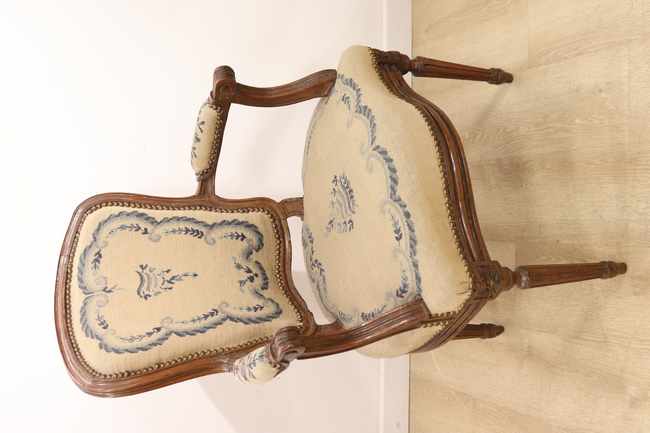 FAUTEUIL à dossier violoné cabriolet, en...