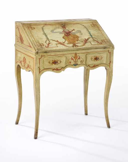 BUREAU DE PENTE en bois laqué à décor d'une...