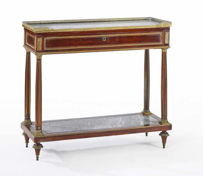 CONSOLE en acajou, placage d'acajou et filets...