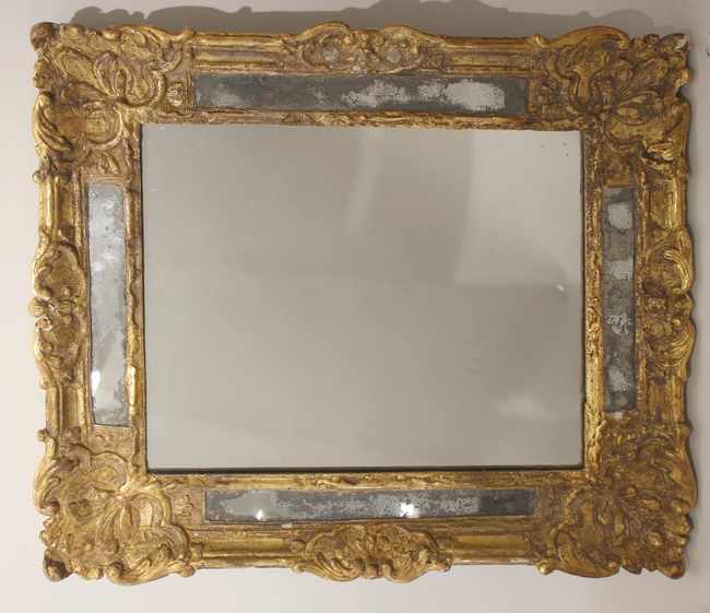 MIROIR A PARECLOSES en bois doré mouluré...