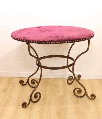 TABLE GUÉRIDON à piétement en fer forgé à...