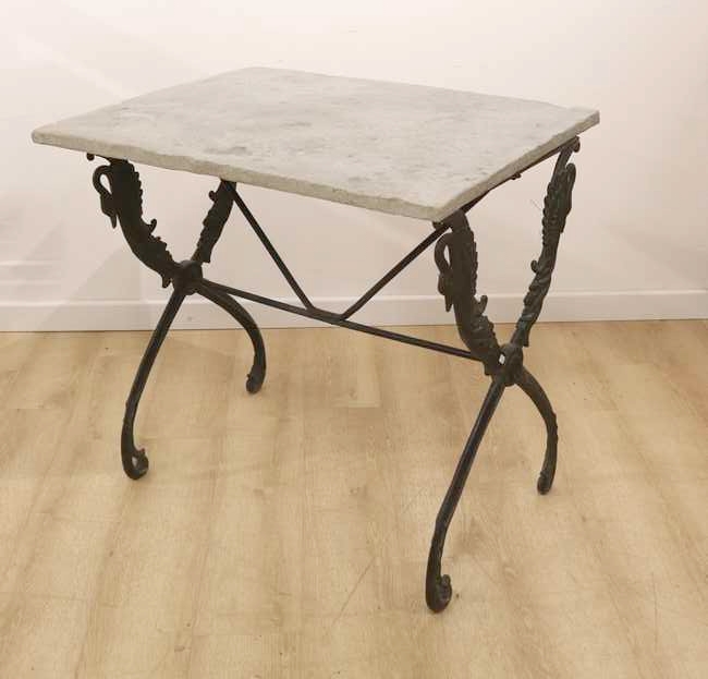TABLE DE BISTROT ou DE JARDIN en fer forgé,...