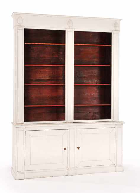 BIBLIOTHEQUE deux corps en bois mouluré laqué...
