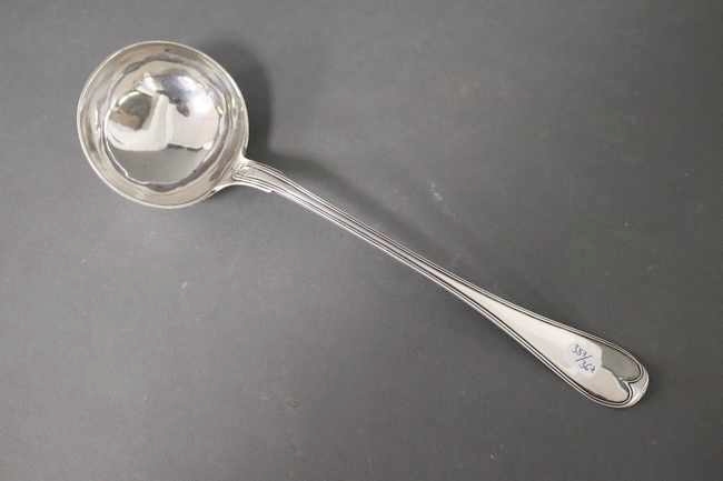 LOUCHE en argent (2e titre), modèle à filets,...