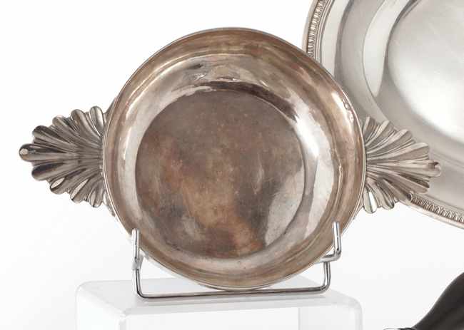 ECUELLE A OREILLES en palmes rayonantes,...