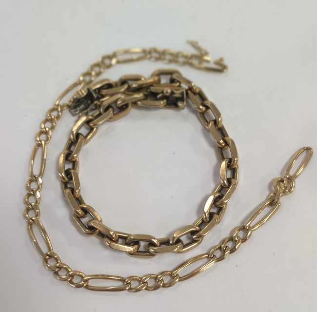 DEUX BRACELETS GOURMETTES en or (750)