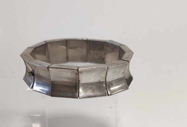 BRACELET en argent uni (925) à maillons plats...