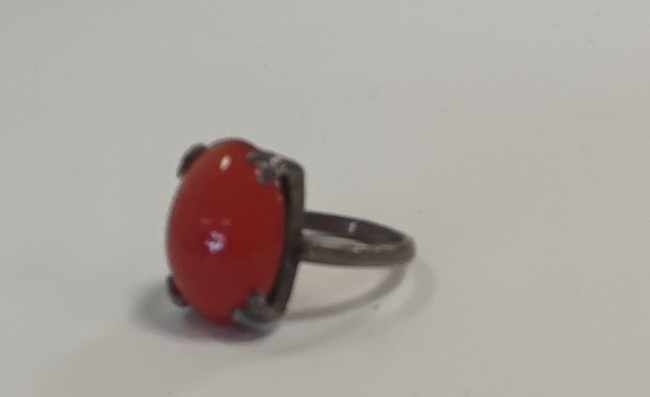 BAGUE en argent (925) sertie d’un cabochon...
