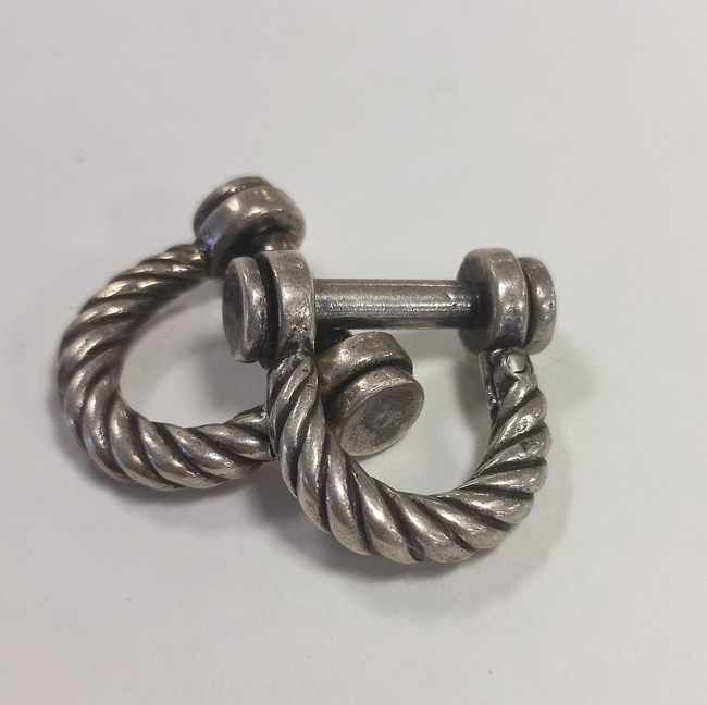 PAIRE DE BOUTONS DE MANCHETTES en argent,...