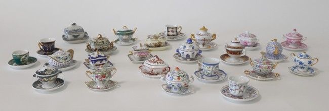 [DINETTE ou MINIATURES] - COLLECTION DE 24...