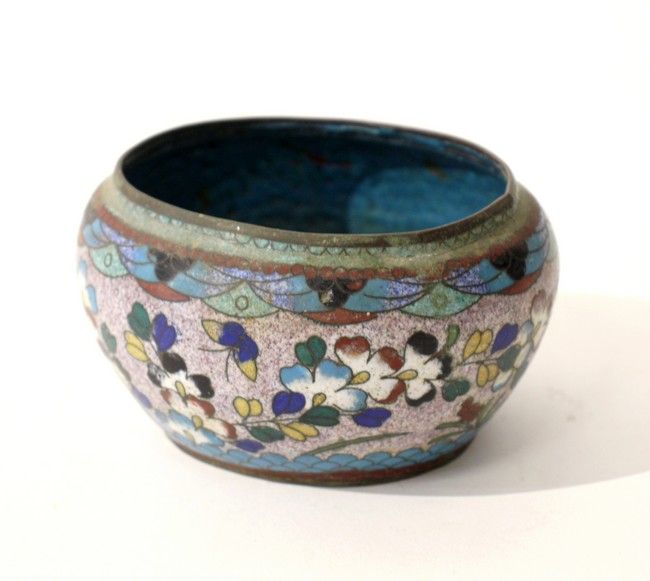 COUPE OVALE en cloisonné à décor floral.