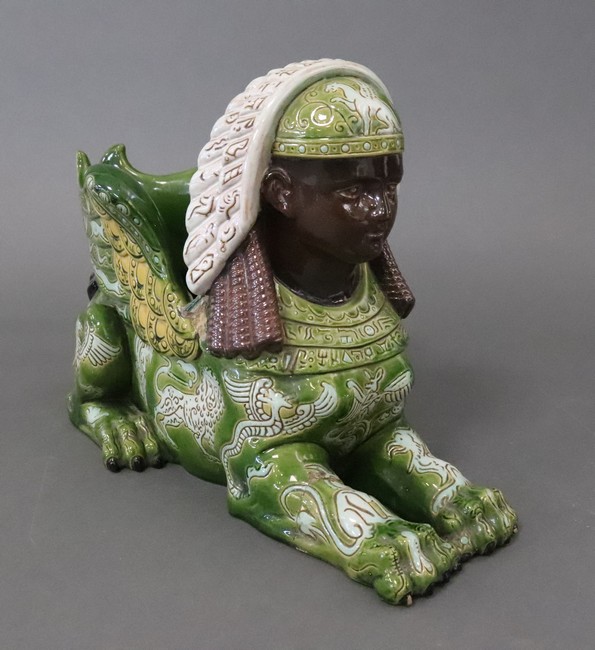JARDINIÈRE en faïence émaillée polychrome...
