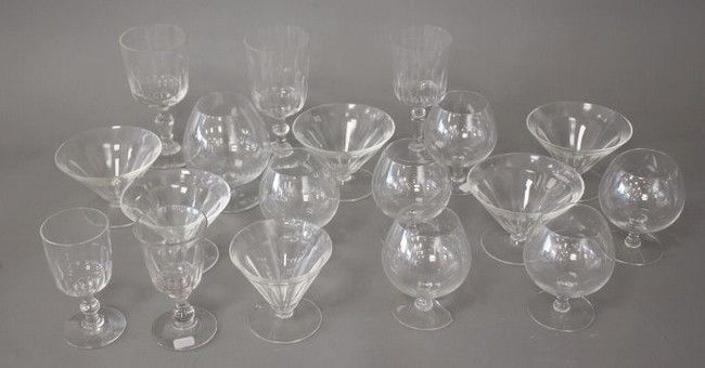 ENSEMBLE DE VERRES en verre, modèles dépareillés,...