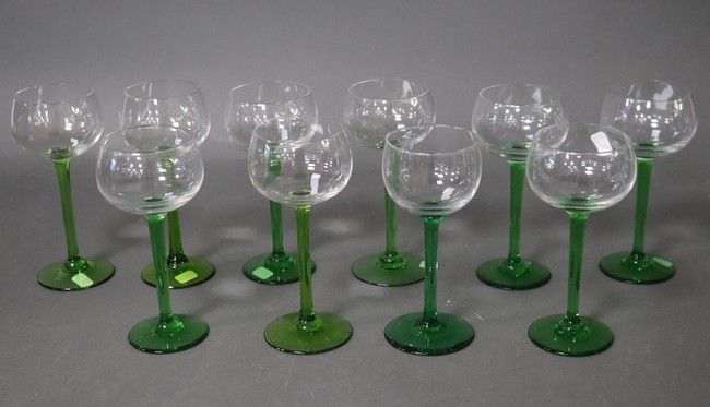 DIX VERRES DU RHIN, en verre à pied teinté...