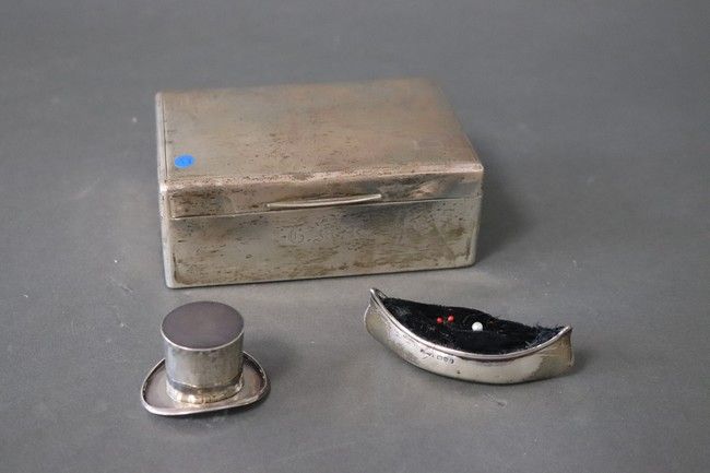 TROIS OBJETS en argent anglais: