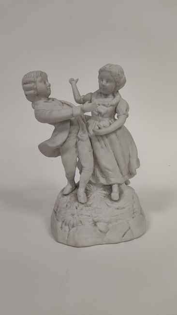 GROUPE en biscuit figurant des enfants d...
