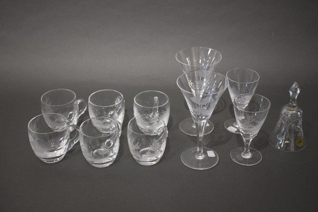 ENSEMBLE EN CRISTAL comprenant six tasses...