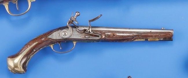 PISTOLET A SILEX D'OFFICIER.