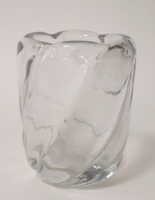 VASE en verre moulé pressé de forme tors...