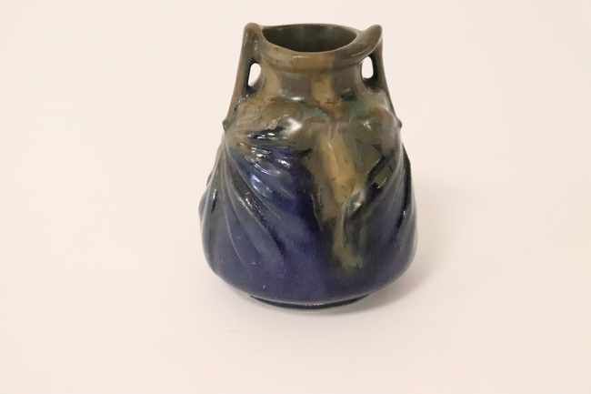 PETIT POT tronconique en grès émaillé bleu...