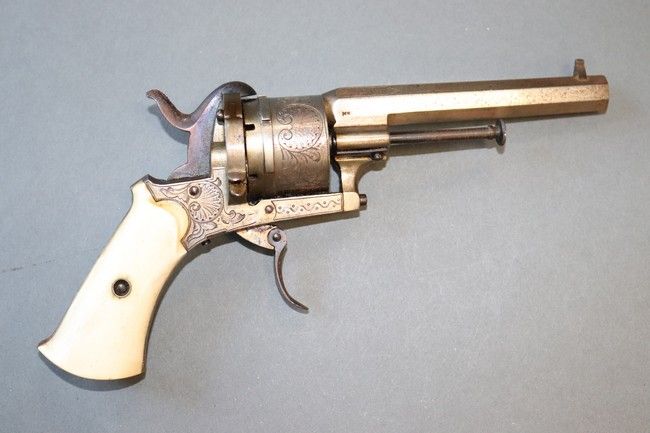 REVOLVER A BROCHE, 6 coups, cal. 9 mm