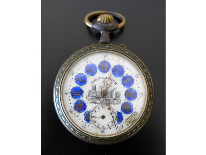 MONTRE REGULATEUR DE CHEMIN DE FER en métal...