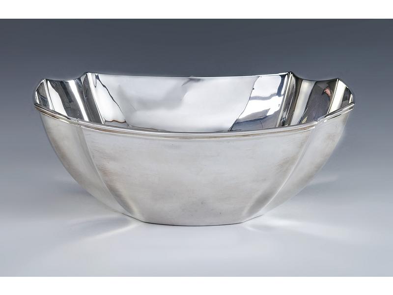 CORBEILLE en argent de forme rectangulaire...