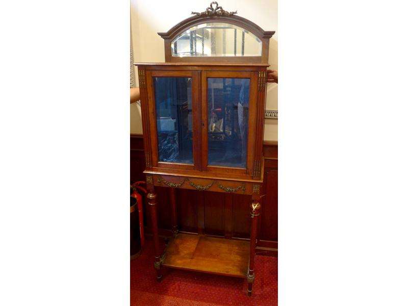 ARGENTIER-VITRINE en acajou et placage d'acajou,...