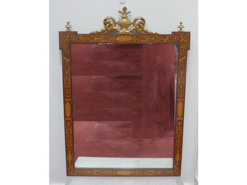 MIROIR rectangulaire en marqueterie de rinceaux...