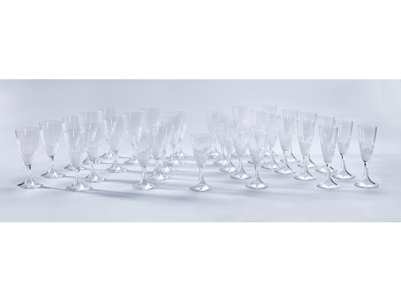 LALIQUE FRANCE, Partie de service de verres...