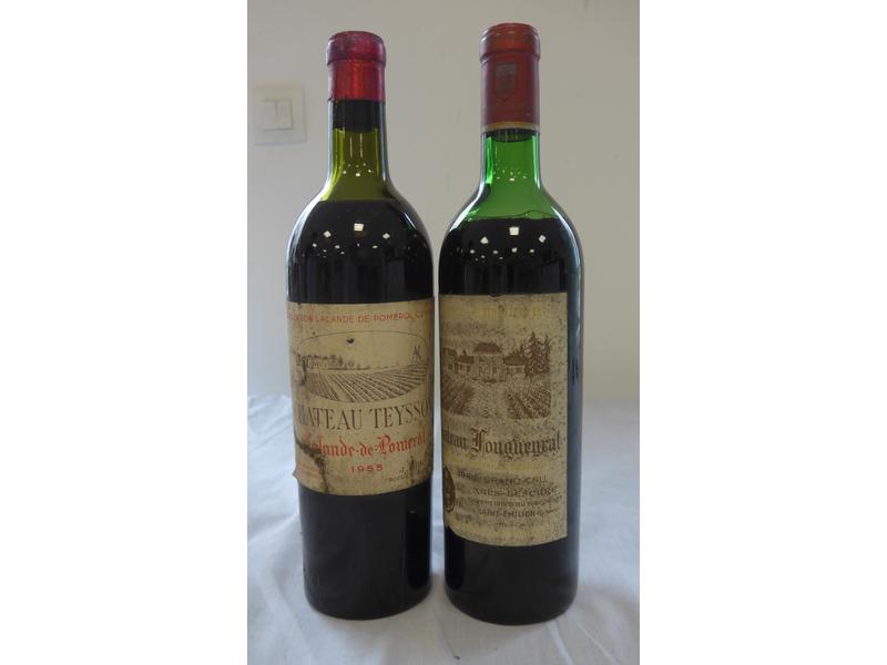 LOT DE DEUX BOUTEILLES comprenant: