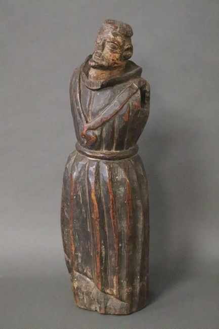 STATUETTE figurant un moine en bure, en bois...