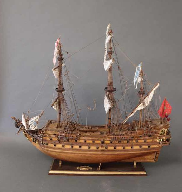 MAQUETTE du Mirage (1666) en bois et métal...