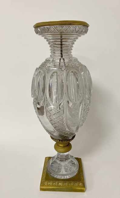 PIED DE LAMPE en forme de vase balustre,...
