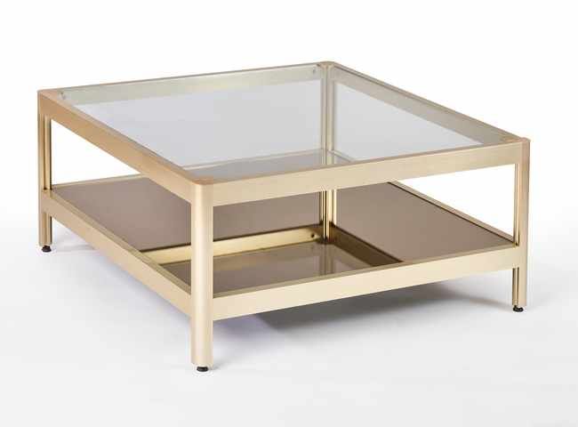 TABLE BASSE carrée en aluminium doré, plateau...