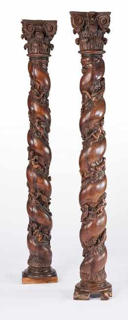 PAIRE DE COLONNES torsadées en chêne sculpté,...