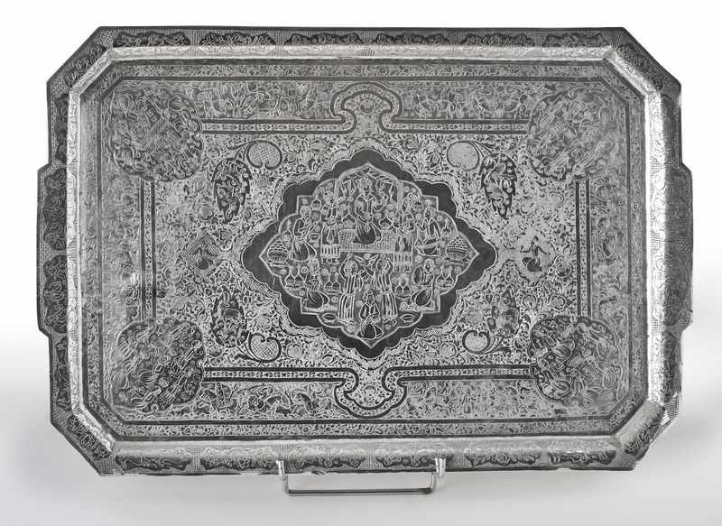 PLATEAU rectangulaire en bronze argenté à...