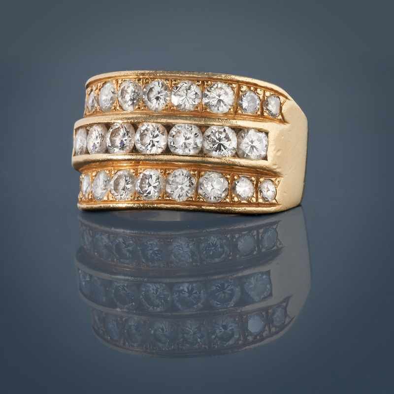BAGUE en or (750) sertie de vingt-quatre...