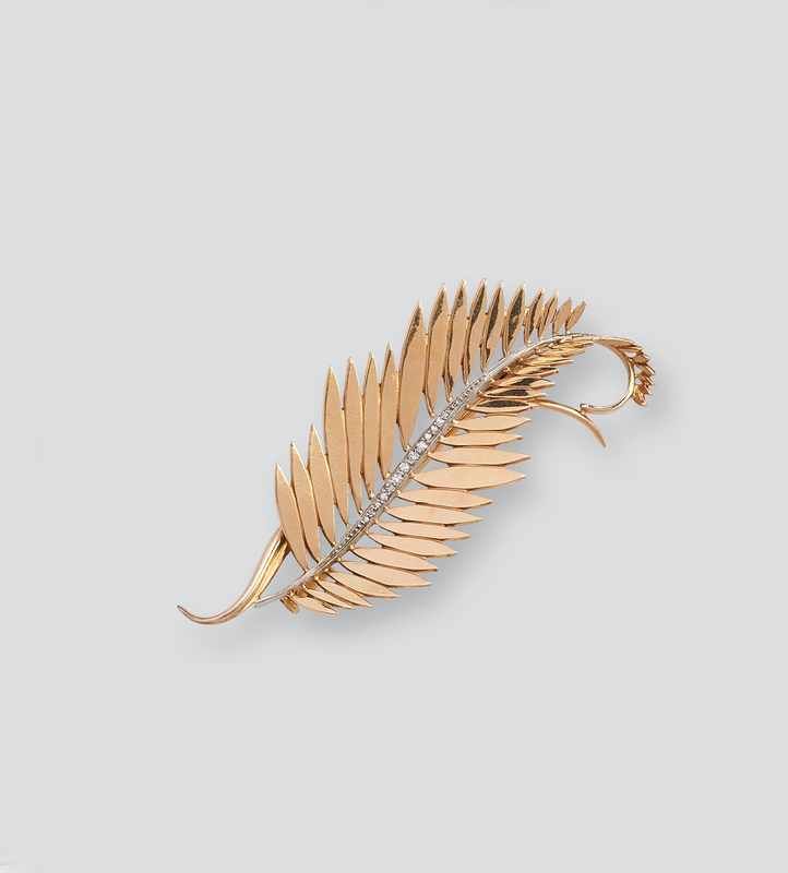 BROCHE en platine et or jaune (750) en forme...