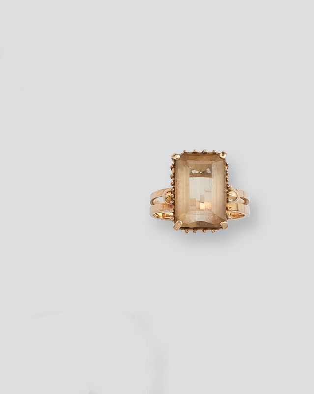 BAGUE en or (750) ornée d'une citrine taille...