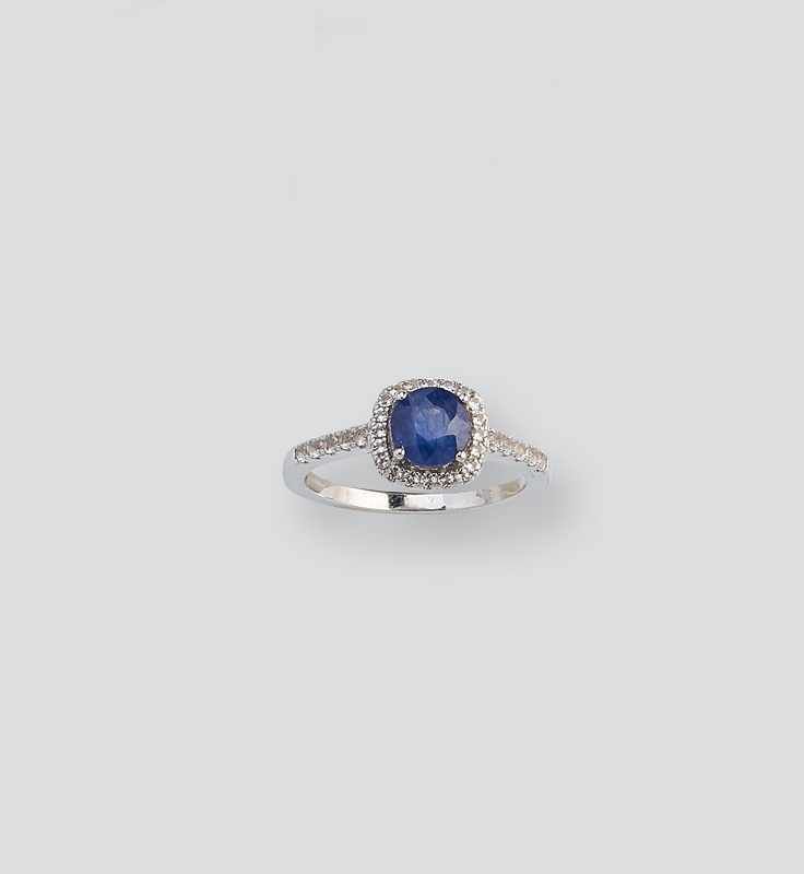 BAGUE en argent (925) sertie d'un saphir...