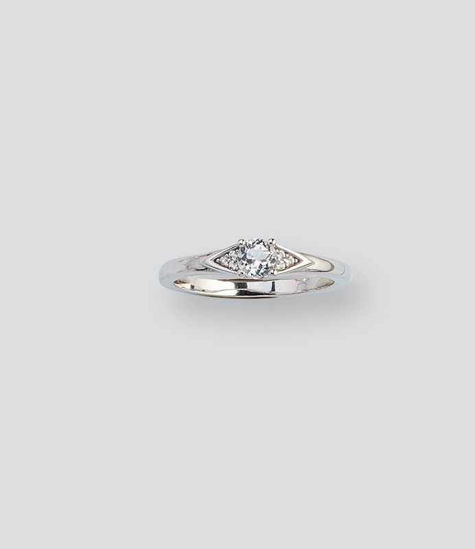 BAGUE en argent (925) sertie d'une topaze...